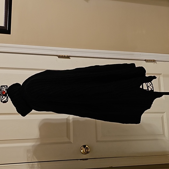 Sweater - Picture 7 of 7